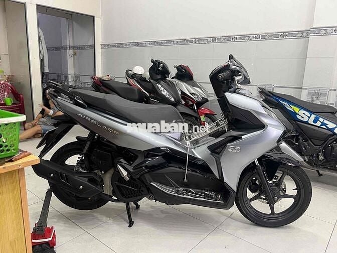 Honda Air Blade 125 Bạc đen