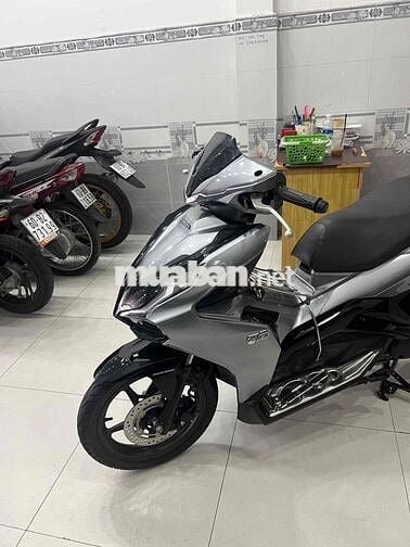 Honda Air Blade 125 Bạc đen