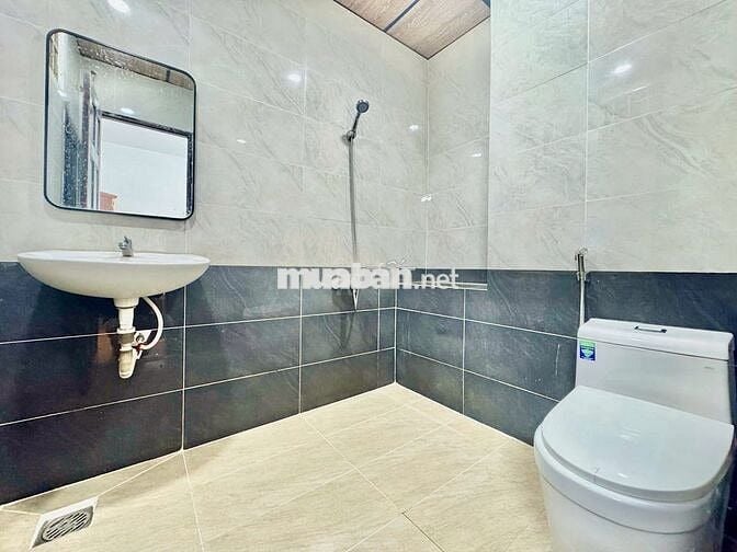 PHÒNG CỬA SỔ THOÁNG CỘNG HÒA GẦN TÒA NHÀ ETOWN 3.8 TRIỆU