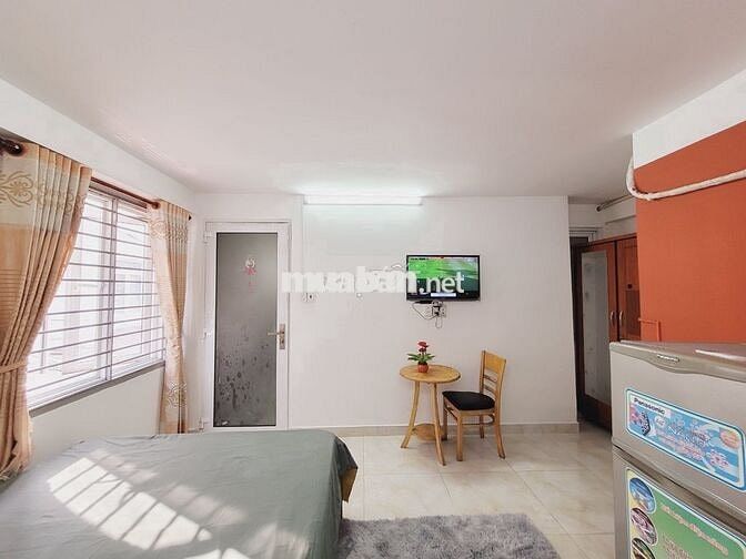 PHÒNG CỬA SỔ THOÁNG CỘNG HÒA GẦN TÒA NHÀ ETOWN 3.8 TRIỆU