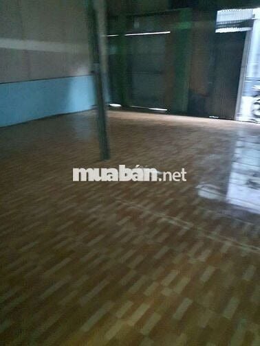 Nha kho cho thuê.8m × 12m lững