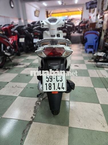 👉Honda Vision 2021 Khoá Smartkey Trắng, biển SG