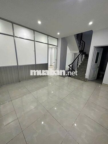 Cần cho thuê nhà MT 735A Đường Cách Mạng Tháng 8 P.6 Q.Tân Bình