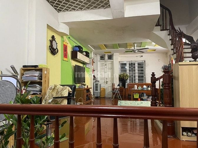 Cho thuê cả nhà 5 tầng tại Ngõ 1295 đường Giải Phóng, Hoàng Mai.