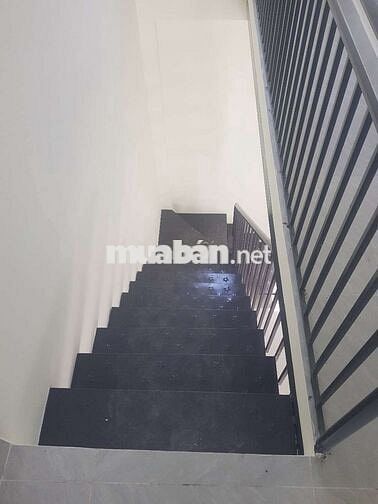 Cho thuê nhà 1 trệt 1 lầu dt 5,2×20. Hẻm xe hơi, không ngập nước