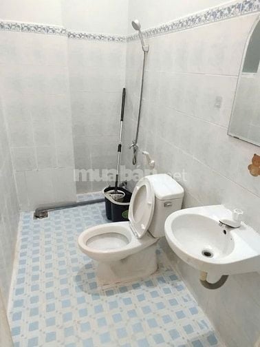 Phòng máy lạnh 25m2 trống sẵn. Đường Tạ Quang Bửu P4 Q8 