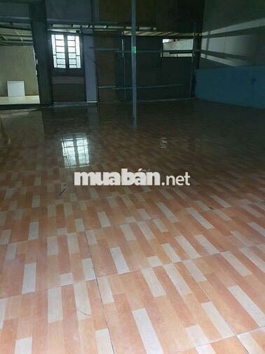 Nha kho cho thuê.8m × 12m lững