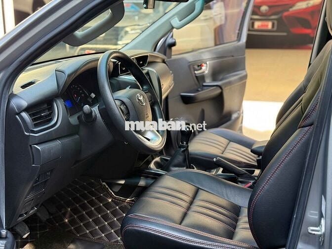 Toyota Fortuner 2017 2.4MT Bạc- 670tr