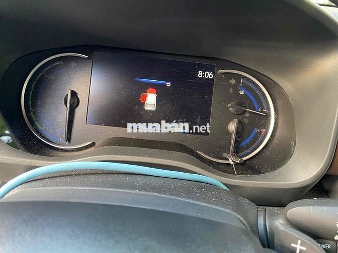 Toyota Innova Cross 2025 Xăng - Điện 9000 km