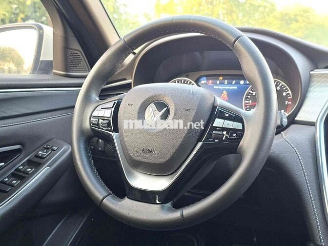VinFast Lux A2.0 Base 2021 Trắng 40000 km