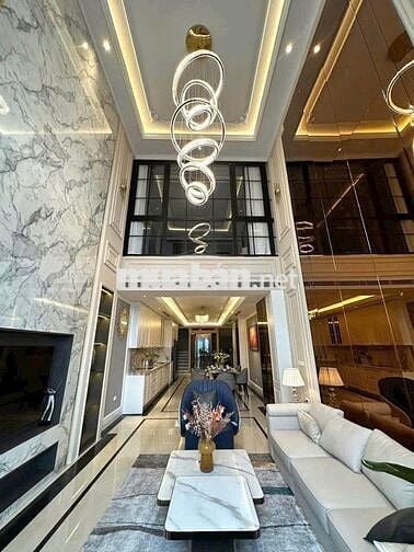 CẦN BÁN NHÀ MẶT PHỐ ĐÀM QUANG TRUNG LONG BIÊN HÀ NỘI.