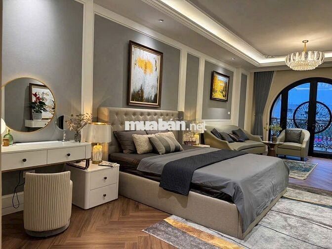 CẦN BÁN NHÀ MẶT PHỐ ĐÀM QUANG TRUNG LONG BIÊN HÀ NỘI.