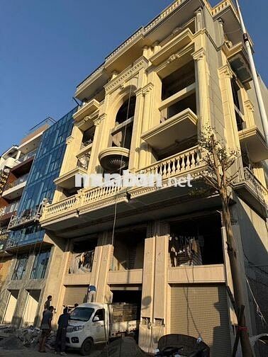 CẦN BÁN NHÀ MẶT PHỐ ĐÀM QUANG TRUNG LONG BIÊN HÀ NỘI.