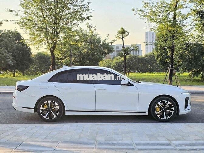 VinFast Lux A2.0 Base 2021 Trắng 40000 km