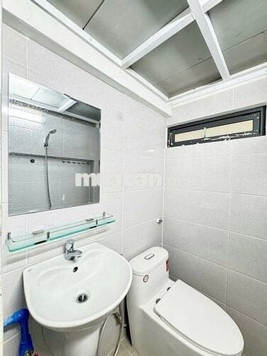 Duplex tiện nghi cửa sổ đón nắng-Thép Mới ngay chợ Hoàng Hoa Thám