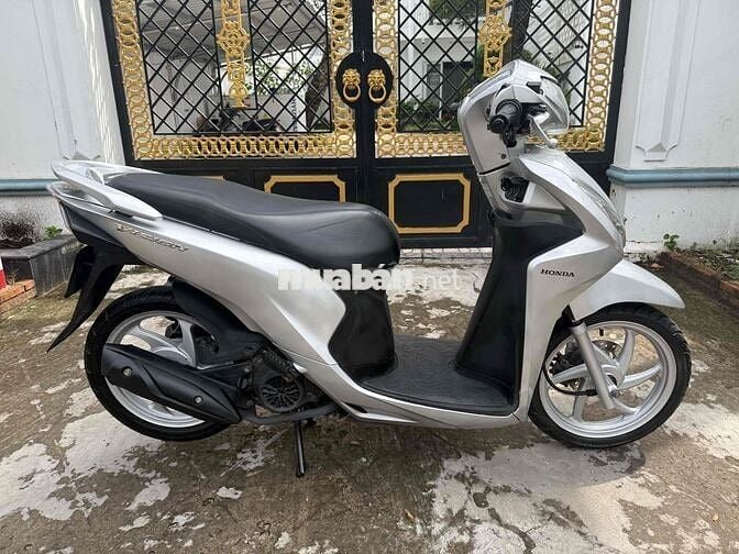 Honda Vision màu Bạc bs 95 có bán góp