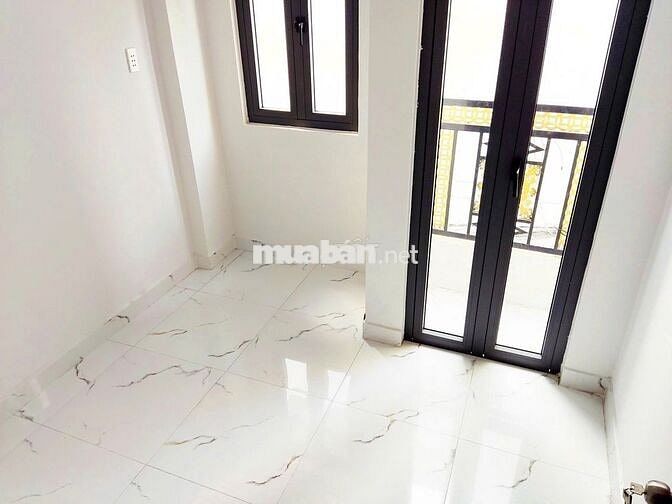 BÁN NHÀ 2 MẶT TIỂN HẺM , XE HƠI ĐẬU TRƯỚC NHÀ