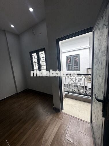 Bán nhà mới, gần chợ, ủy ban, phù hợp gia đình