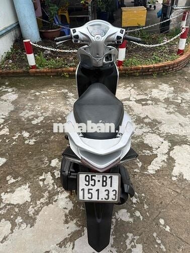 Honda Vision màu Bạc bs 95 có bán góp