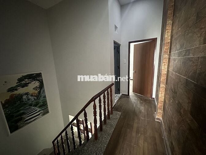 Bán nhà mới, gần chợ, ủy ban, phù hợp gia đình