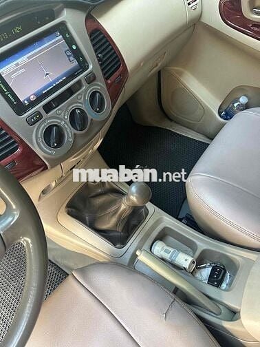 Toyota Innova 2007 G - 1234 km