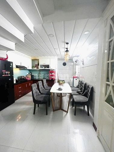 Bán nhà KHU VÍP PHÂN LÔ, ĐƯỜNG Ô TÔ XE HƠI VÀO NHÀ, NHANH NGUYỄN OANH