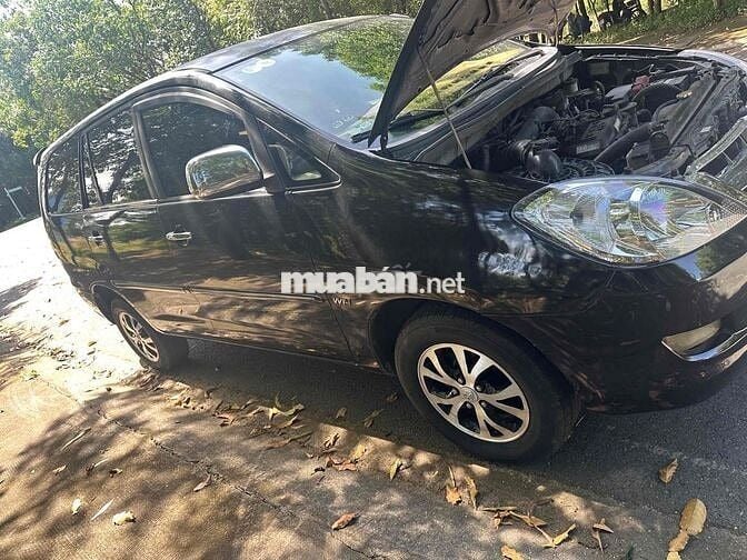 Toyota Innova 2007 G - 1234 km