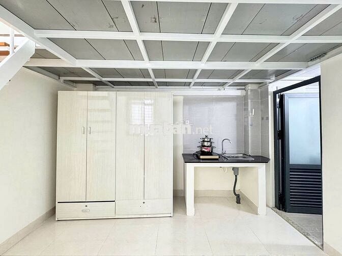 Duplex tiện nghi cửa sổ đón nắng-Thép Mới ngay chợ Hoàng Hoa Thám