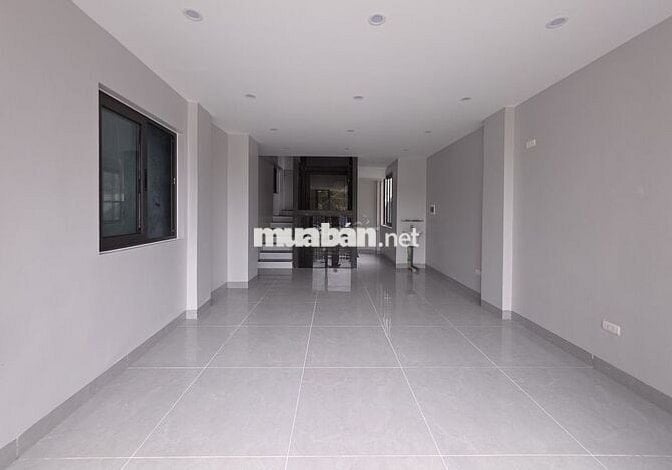 Cho thuê nhà mặt phố Xã Đàn, thang máy, 40m2, 29 triệu/4 tầng, Đống Đa