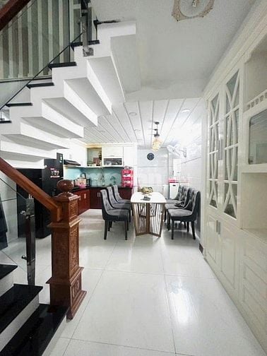 Bán nhà KHU VÍP PHÂN LÔ, ĐƯỜNG Ô TÔ XE HƠI VÀO NHÀ, NHANH NGUYỄN OANH