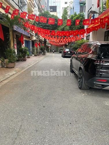 GẤP - PHÂN LÔ 2 Ô TÔ - MẠC THÁI TỔ - TRUNG KÍNH - 66M - 7 TẦNG - MT 5M