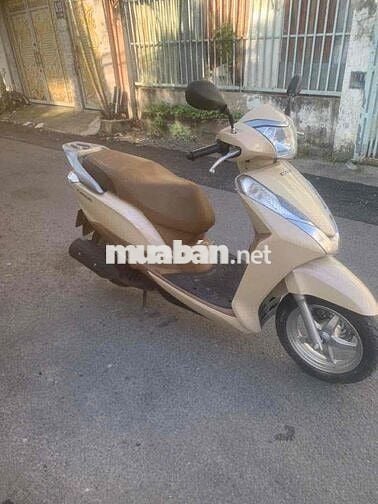 Honda Lead màu Vàng kem