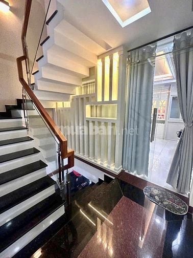 Bán nhà KHU VÍP PHÂN LÔ, ĐƯỜNG Ô TÔ XE HƠI VÀO NHÀ, NHANH NGUYỄN OANH