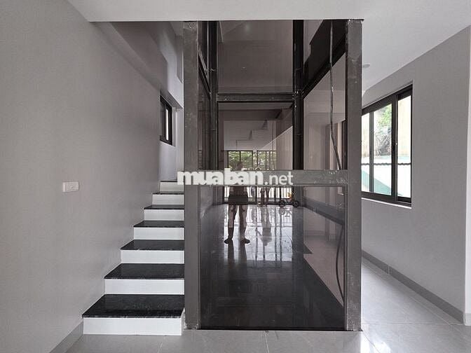 Cho thuê nhà mặt phố Xã Đàn, thang máy, 40m2, 29 triệu/4 tầng, Đống Đa