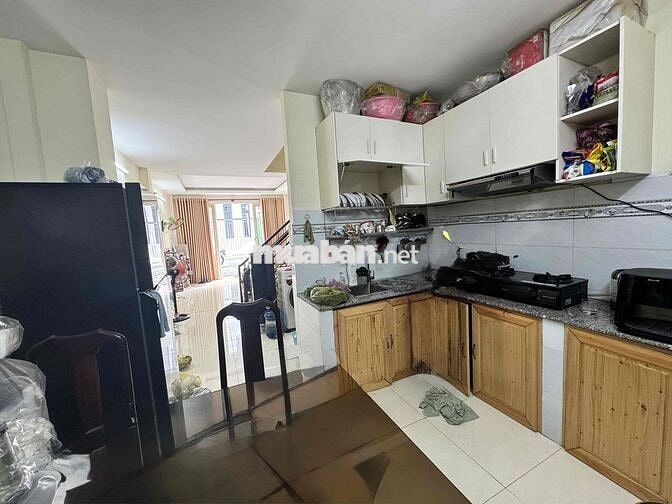 Bán Nhà 2 lầu: 3,8mx12m: 3phòng ngủ có sân thượng, hẻm 6m