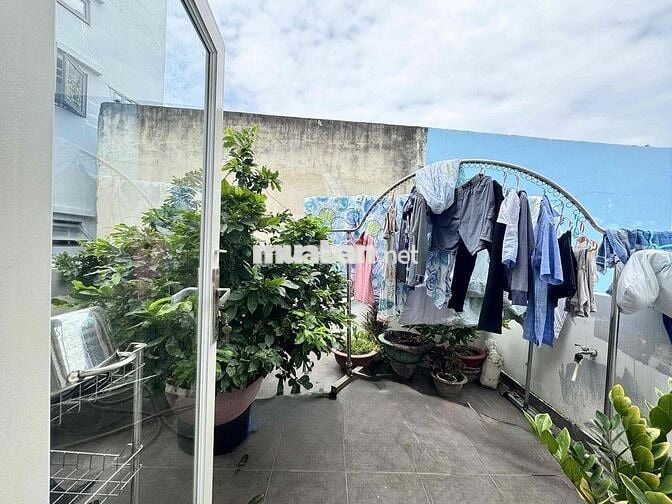 Bán Nhà 2 lầu: 3,8mx12m: 3phòng ngủ có sân thượng, hẻm 6m