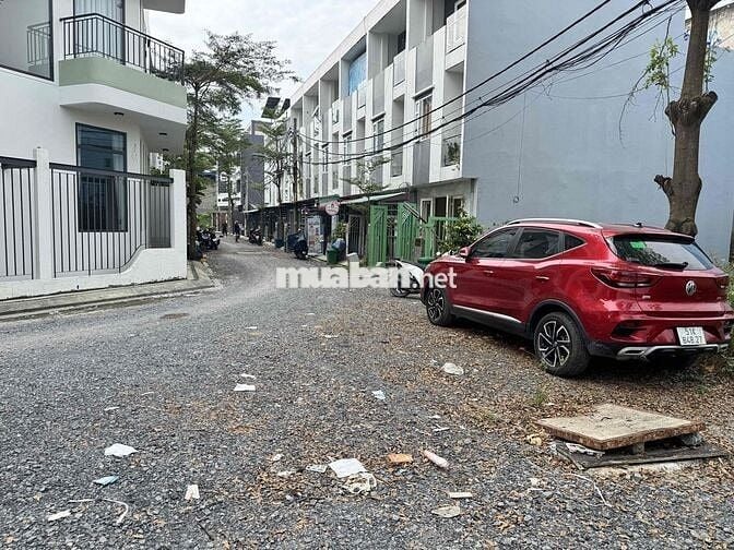 Bán Nhà 2 lầu: 3,8mx12m: 3phòng ngủ có sân thượng, hẻm 6m