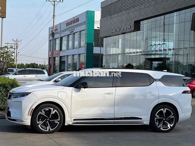 VinFast VF9 Plus 2023 6 Chỗ Thuê Pin tiên phong