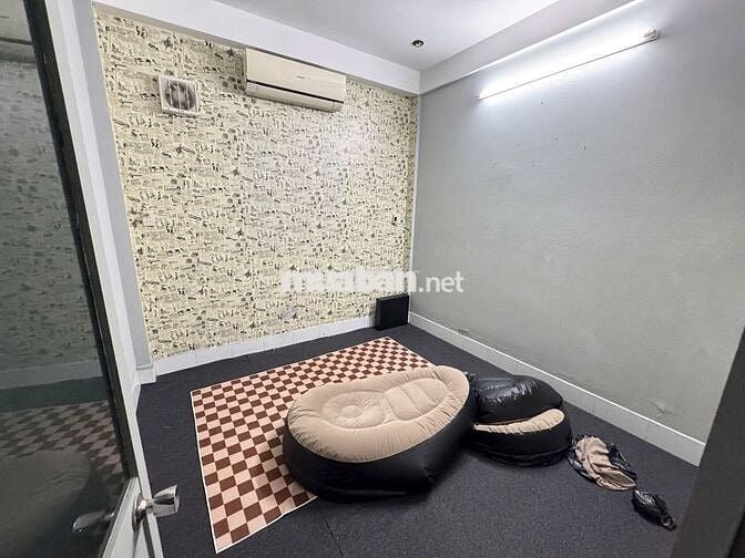 Cho thuê nhà mặt tiền Huỳnh Tấn Phát, quận 7