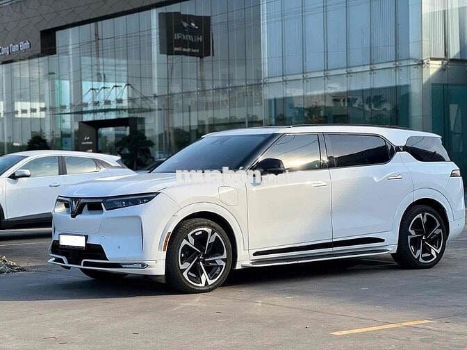 VinFast VF9 Plus 2023 6 Chỗ Thuê Pin tiên phong