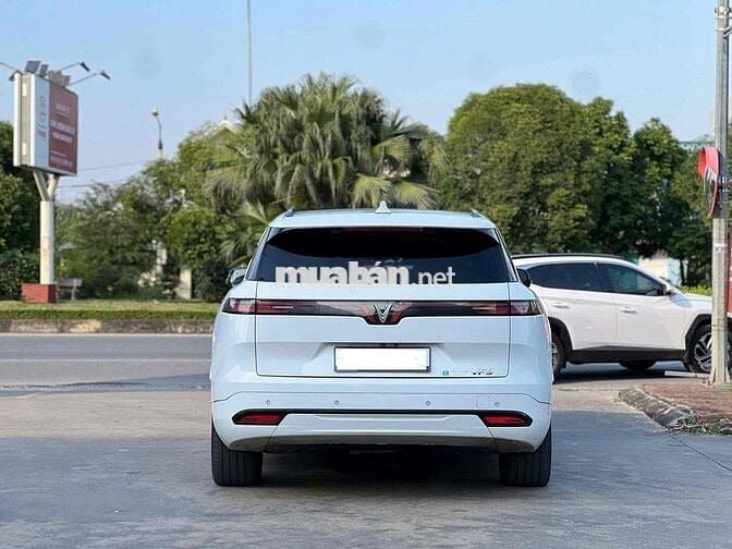 VinFast VF9 Plus 2023 6 Chỗ Thuê Pin tiên phong