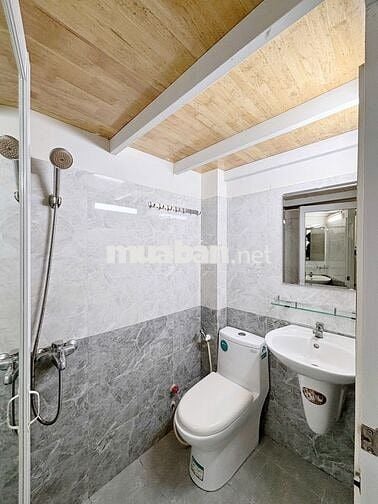 PHÒNG GÁC - CỬA SỔ - GIÁ TỐT GẦN TÒA NHÀ VIETTEL NHÀ MỚI - AN NINH