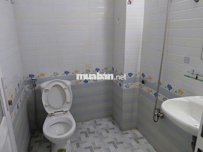 CHÍNH CHỦ CHO THUÊ NHÀ HT44, NHÀ MỚI - SẠCH ĐẸP – SÂN RỘNG- ĐƯỜNG 7M