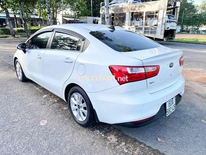 Kia Rio 2016 1.4 MT Sedan - 76000 km