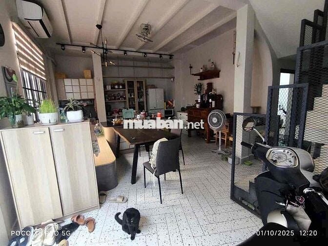 Nhà ở gần chợ Gò Vấp  . thiết kế không gian mở . thoáng mát