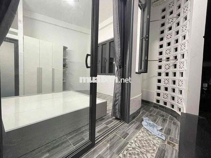 Cho thuê CHDV có ban công, view siêu đẹp ở Quận 3