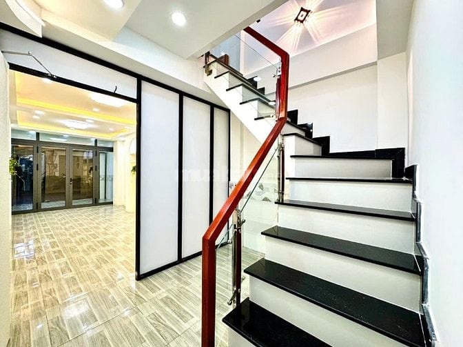 Bán nhà mặt tiền KD Nguyễn Trọng Tuyển, P.15, Phú Nhuận