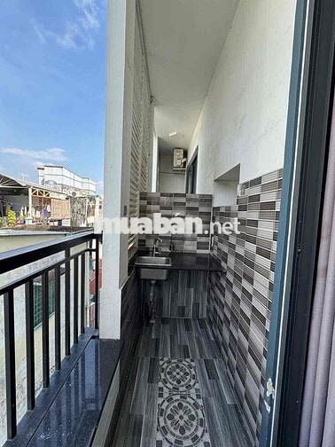 Cho thuê CHDV có ban công, view siêu đẹp ở Quận 3