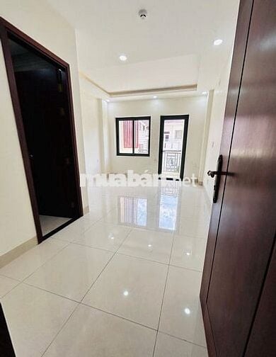 NHÀ ĐƯỜNG HOÀNG HOA THÁM GẦN NHÀ GA T3 DT: 4,5X20M TRỆT 3 LẦU CHO THUÊ