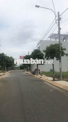 Đi nước ngoài cần nhượng lại nền nhà phố dự and Long Cang lô Vin